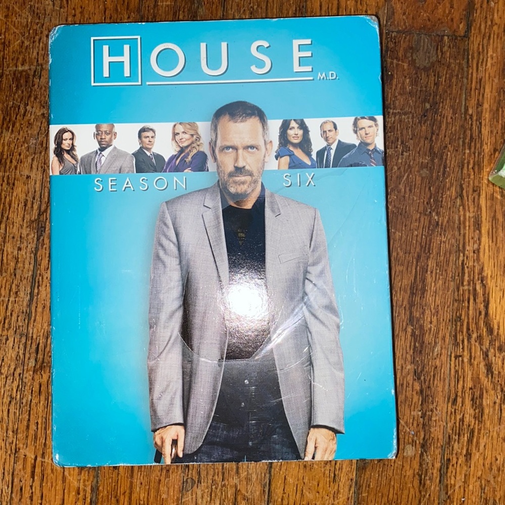 The complete season 6 of house